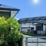 【周辺設備追加の注意点】カーポートのオプション選び!サイドパネルや照明が建築面積に与える影響 カーポート